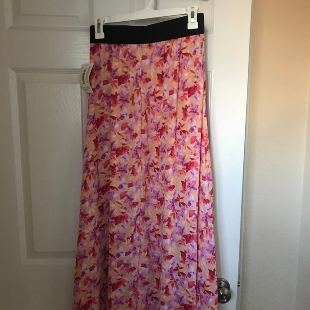 Lularoe XS Lucy NWT floral